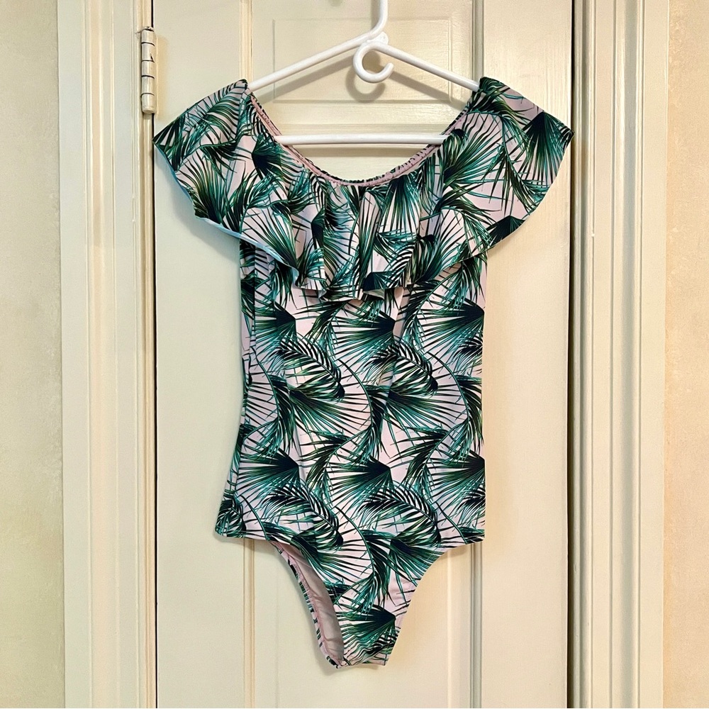Unique ruffle 1-piece bathing suit - NWOT